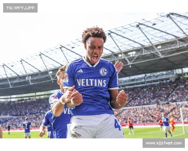 沙尔克官宣签下 22 岁德国中场法齐，合同至 2029 年